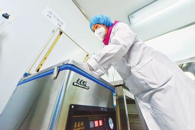 洛陽 十余款戰“疫”產品彰顯生物科技硬核力量